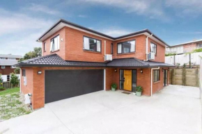 Hillsborough Spacious 3BR with Ensuite -12mins frm Airport